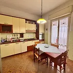 Lodge Stanza In Affitto
